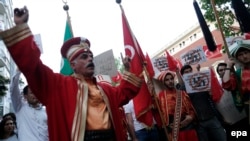 Протестная акция против резолюции Бундестага у консульства ФРГ в Стамбуле