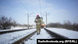 Також учасники блокування залізниці говорять про обіцянки скасувати дозволи, видані СБУ на переміщення товарів