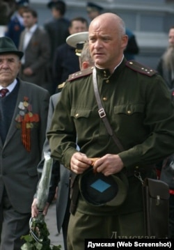 Геннадий Труханов в форме красноармейца, 2011 год