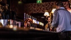 Что и как пьют в Лондоне Что и как пьют в Лондоне