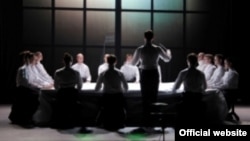 Cпектакль “Маленькие трагедии” режиссера В. Рыжакова на сцене театра “Сатирикон”