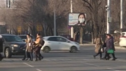 Rusiyalı deputatlar Qazaxıstanda reklamların yalnız qazax dilində olmasına etiraz edir Rusiyalı deputatlar Qazaxıstanda reklamların yalnız qazax dilində olmasına etiraz edir