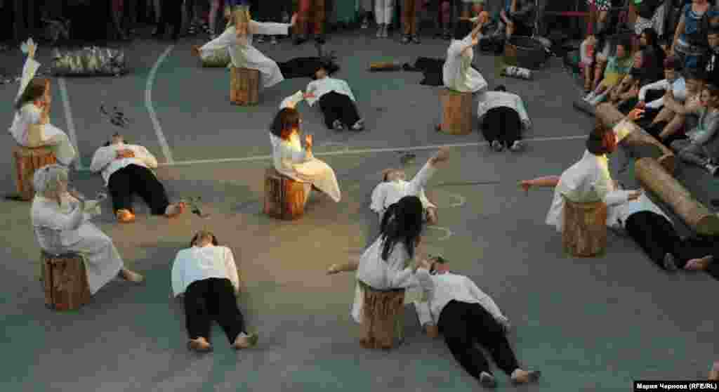 Спектакль "Лес" школы-студии МХАТ под руководством Дмитрия Брусникина