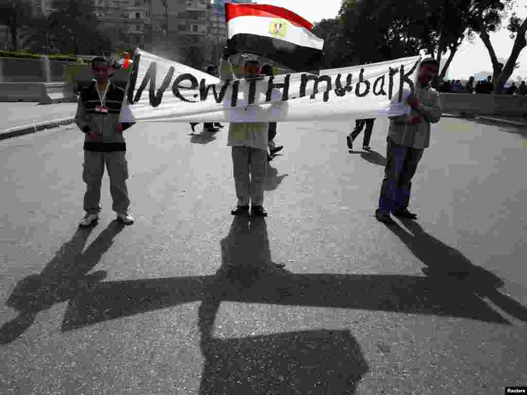 Pristalice predsjednika Hosni Mubaraka, Kairo, 01.02.2011. Foto: Reuters / Amr Abdallah Dalsh