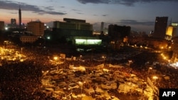 Четвер, вечір. Площа Тахрір чекає на виступ Мубарака