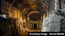 Один из тоннелей секретного подземного города, построенного заключенными концлагеря Гросс Розен