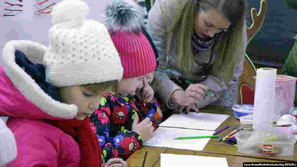 Під час фестивалю проходять майстер-класи і акція «Різдвяна листівка з Ужгорода»