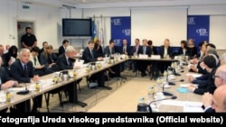 Upravni odbor Vijeća za provedbu mira (PIC), arhivski snimak