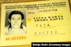 ფატა ბექტიჩის პირადობის მოწმობა. ფატა ბექტიჩის ნეშტი პოტოჩარის მახლობლად 2021 წლის ივნისში იპოვეს, დნმ-ის ტესტირება და იდენტიფიკაცია კი მიმდინარე წლის იანვარში დასრულდა.