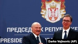 Beloruski predsednik Aleksandar Lukašenko sa predsednikom Srbije Aleksandrom Vučićem nakon konferencije za novinare u Palati Srbija u Beogradu, 3. decembra 2019.