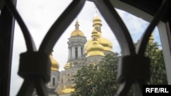 Це роблять з метою відчуження державного майна – письменники