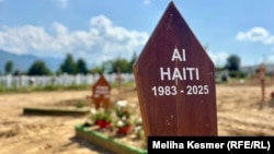 Grob Ujgura na ateističkoj parceli groblja Vlakovo kod Sarajeva.