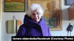პენსიონერი და ბლოგერი, 92 წლის ლამარა აბჟანდაძე