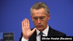 Міністри оборони країн-членів НАТО домовилися розширити місію Альянсу в Іраку на прохання Багдаду.