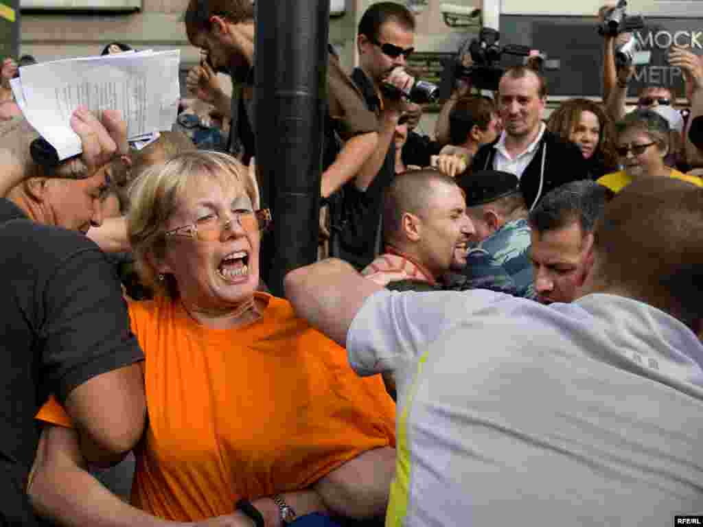 Около 18.00 начались задержания.