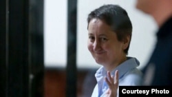 ბათუმის საქალაქო სასამართლოს მოსამართლე ნინო სახელაშვილმა მზია ამაღლობელს ორი წლით პატიმრობა მიუსაჯა.