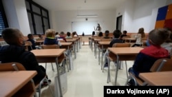  Osnovna škola u selu Belegiš, 25 kilometara zapadno od Beograda, 1. septembra 2021. godine