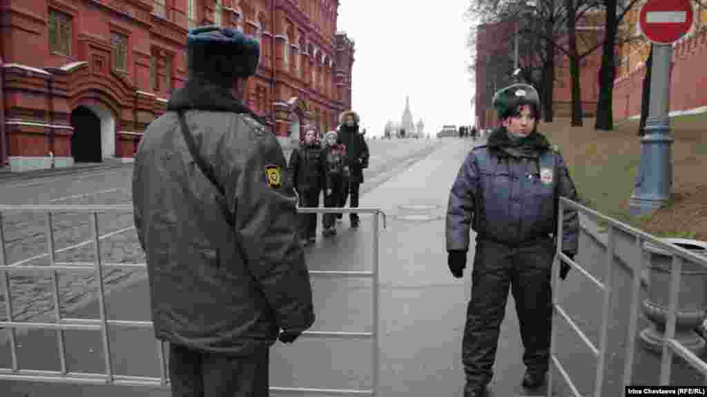 Красна площа перекрита. Дозволено лише виходити.