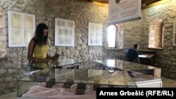 Replike najreprezentativnijih dokumenata i pečata vladara Srednjovjekovne bosanske države u Tešnju