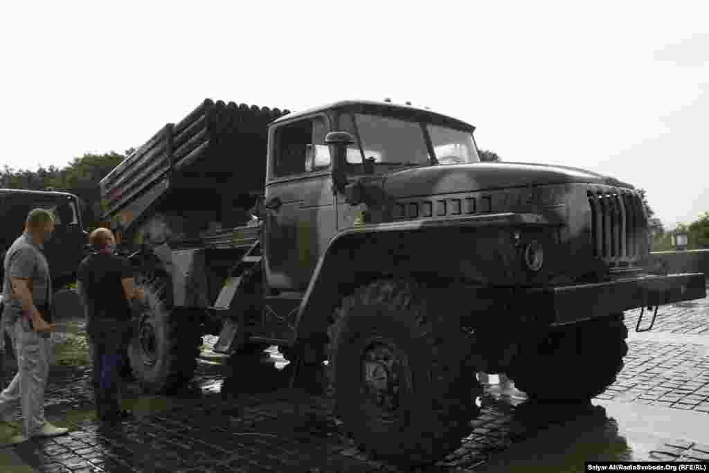 Бойова машина БМ-21 «Град»