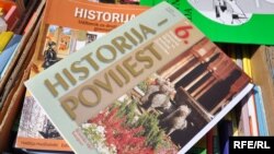 Udžbenici istorije, historije i povijesti, foto: Midhat Poturović
