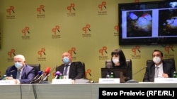 (S lijeva na desno) Zoran Lazović, pomoćnik direktora Odjeljenja za borbu protiv organizovanog kriminala i korupcije, glavni specijalni tužilac Milivoje Katnić, specijalni tužilac Saša Čađenović , Podgorica 28. januar 2021. godine