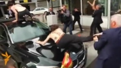 FEMEN «напали» на прем’єра Тунісу, в якому судять активісток руху FEMEN «напали» на прем’єра Тунісу, в якому судять активісток руху