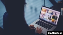 Hrvatska vlada najavila izradu zakonskog rješenja kojim bi se suzbilo govor mržnje na društvenim mrežama (ilustracija)