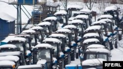 Запасы трактараў на Менскім трактарным заводзе (архіўнае фота)