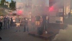 «Ми втомилися від лайна» – активісти протестували на майдані Незалежності (відео) «Ми втомилися від лайна» – активісти протестували на майдані Незалежності (відео)