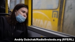 У КМДА наголошують, що спецквитки видаються безкоштовно тим організаціям, які забезпечують життєдіяльність міста