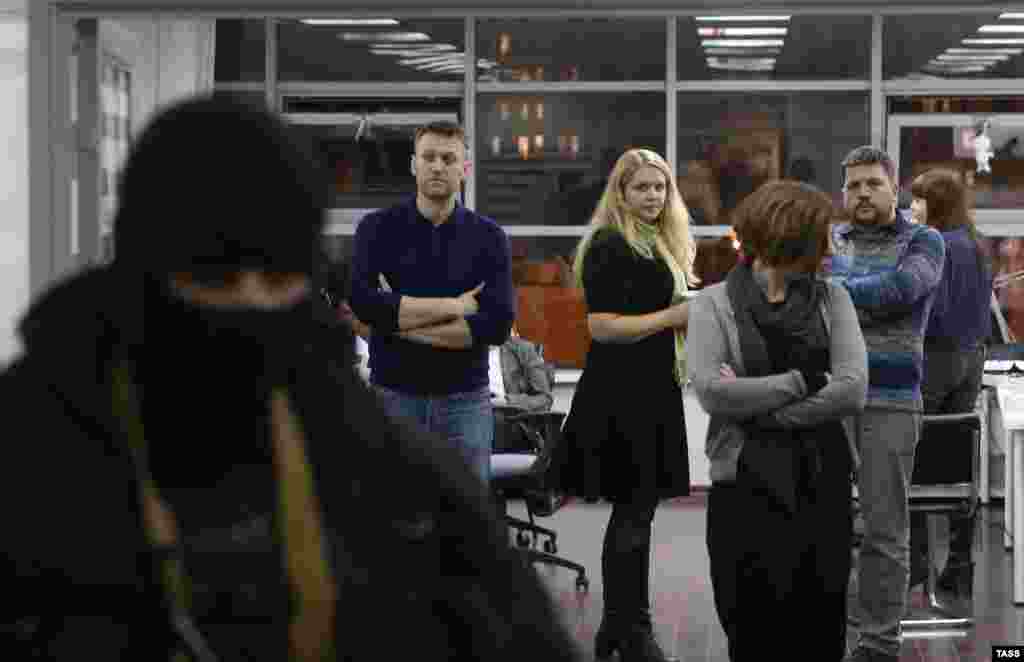 Обыск в офисе Фонда борьбы с коррупцией, который возглавляет Алексей Навальный. 16 января 2015 года. 