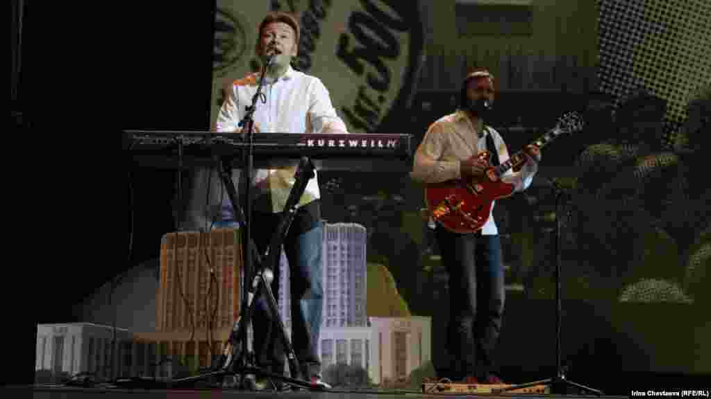 Выступление группы "Несчастный случай"