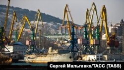 Порт Феодосии, Крым, январь 2018 