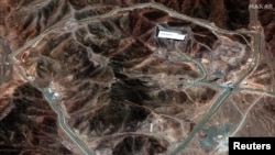 ფორდო - ირანის მთავარი ბირთვული ობიექტი, რომელიც კლდოვანი რელიეფის სიღრმეში მდებარეობს და მტრის ავიაციისთვის ძნელად მისაწვდომია.