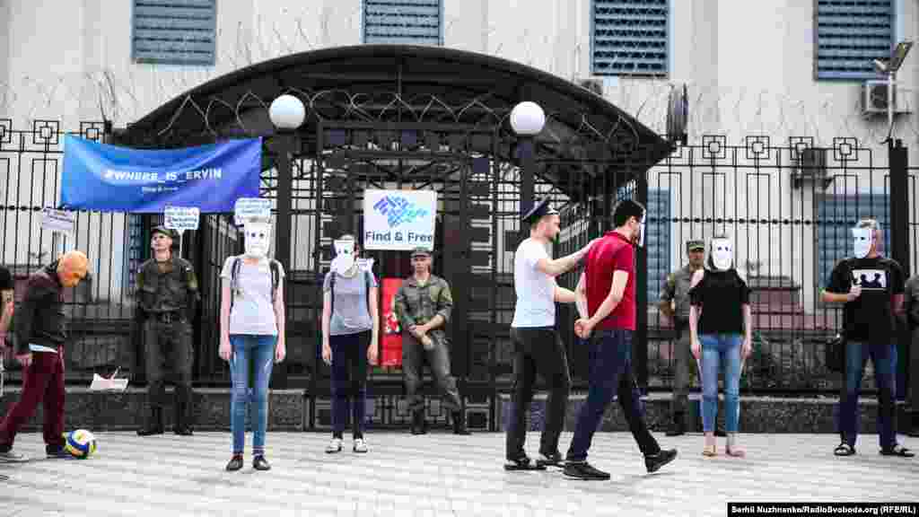 «Гра» тривала, поки на полі не залишилося жодного гравця, крім «Путіна»