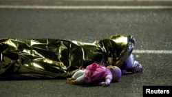 Prekriveno telo jedne od žrtava Muhameda Bulela, ilustrativna fotografija 