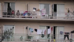 Svetska populacija na distanci u iščekivanju vakcine i leka za COVID-19 Svetska populacija na distanci u iščekivanju vakcine i leka za COVID-19