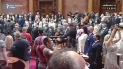 Uz manji protest Srbija dobila parlament Uz manji protest Srbija dobila parlament