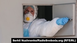 Повідомляється, що минулої доби померли 233 людини, одужали – 16 159