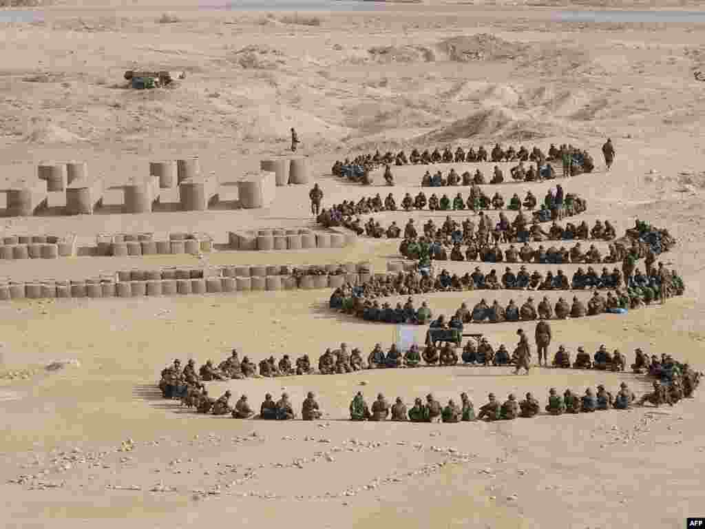 Afganistan - Afganistanski vojnici na obuci u Kabulu, 11.01.2011. Foto: AFP / Shah Maraia