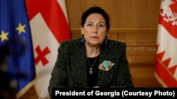 Саломе Зурабішвілі додала, що не планує складати повноваження президента
