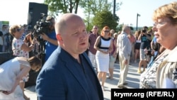 Раніше призначений Росією голова Севастополя Михайло Развожаєв заявив, що безпілотник атакував штаб Чорноморського флоту Росії